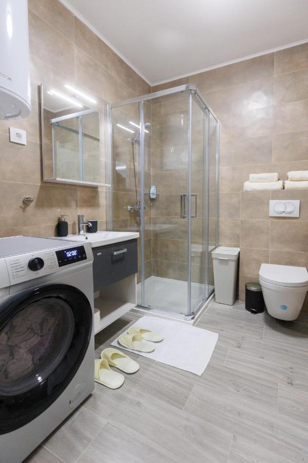 Black & White Apartment Суботица Екстериор снимка