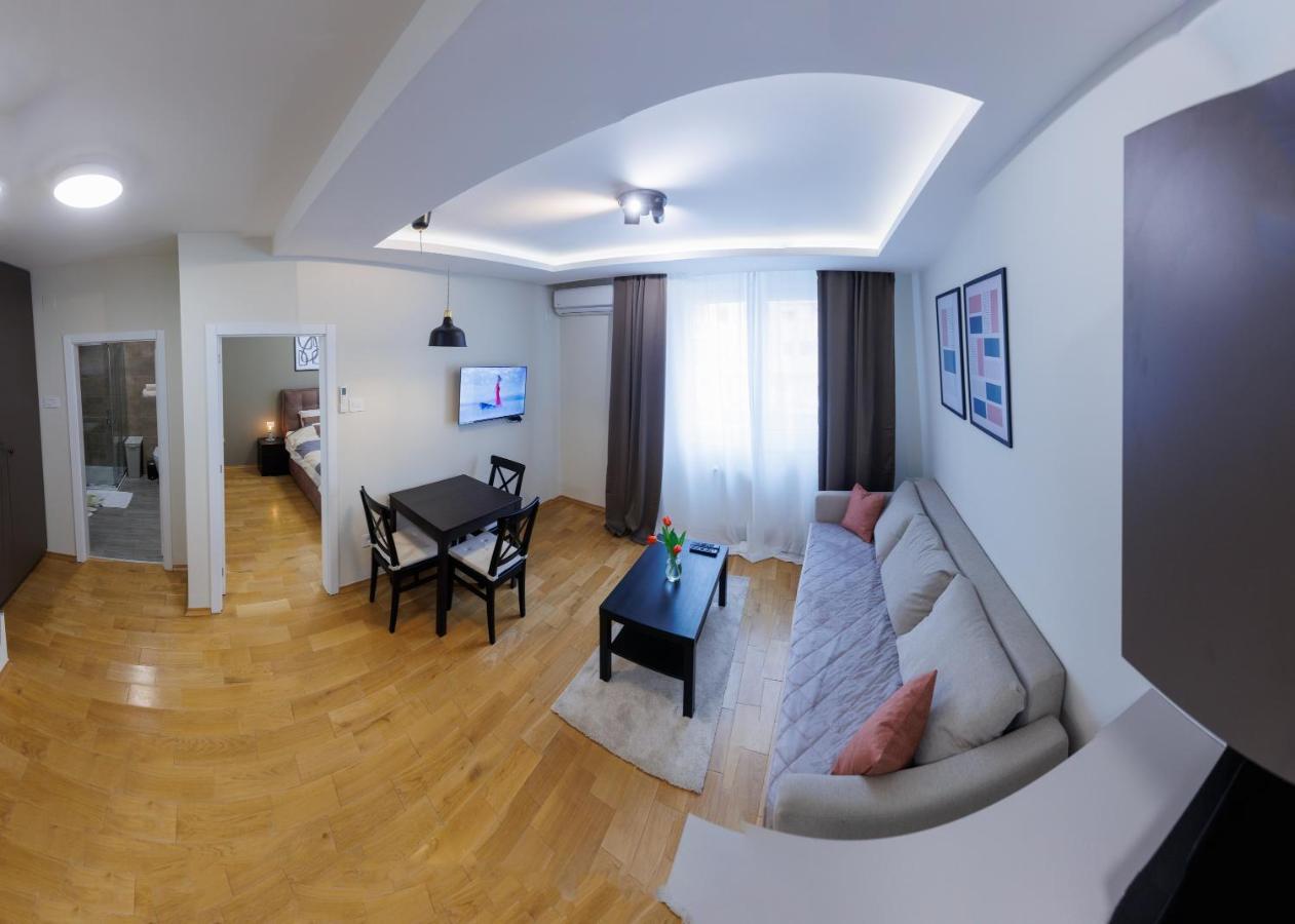Black & White Apartment Суботица Екстериор снимка