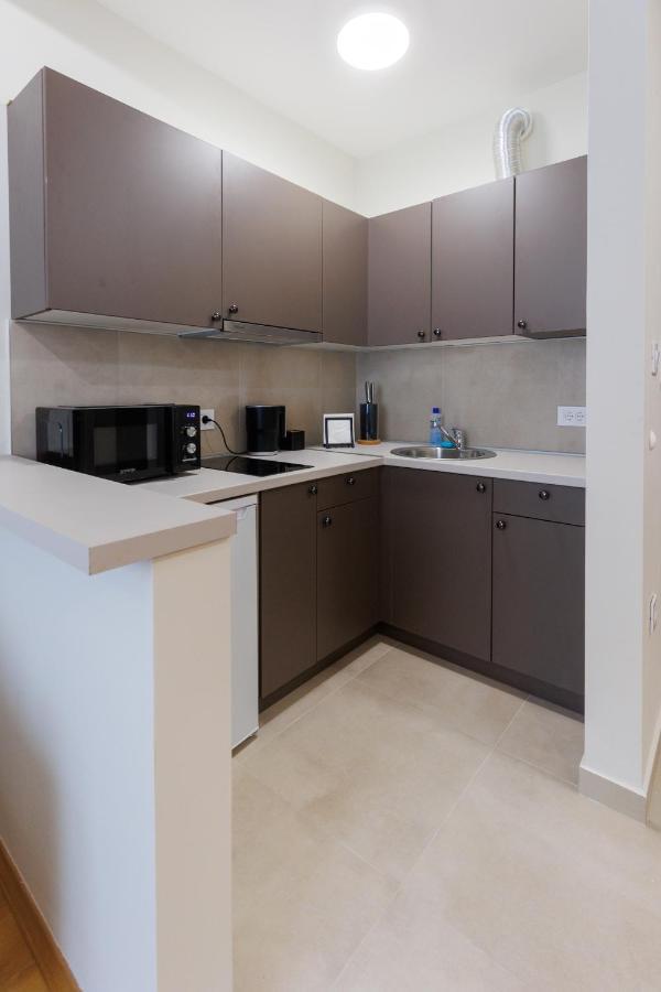 Black & White Apartment Суботица Екстериор снимка