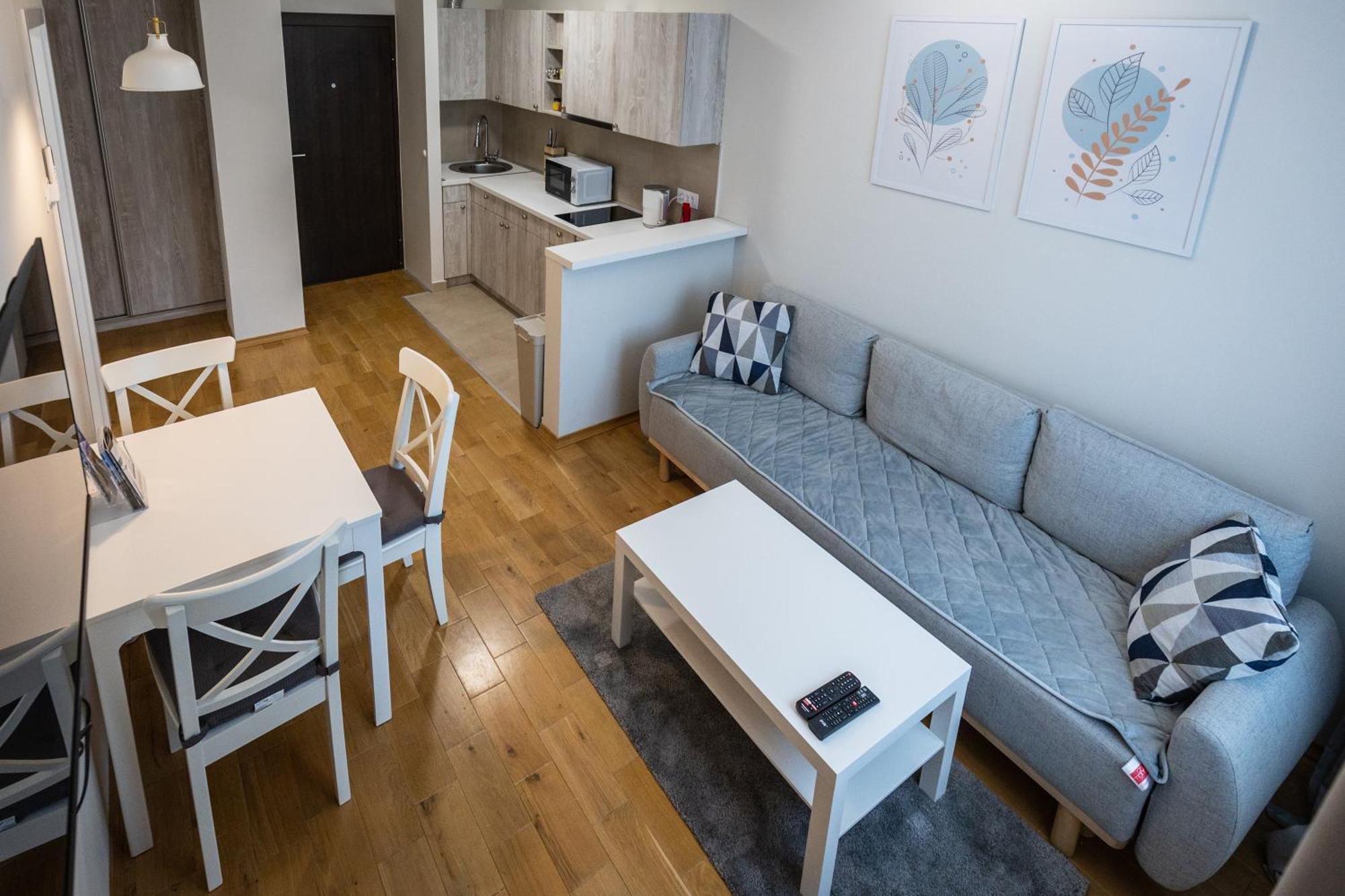 Black & White Apartment Суботица Екстериор снимка