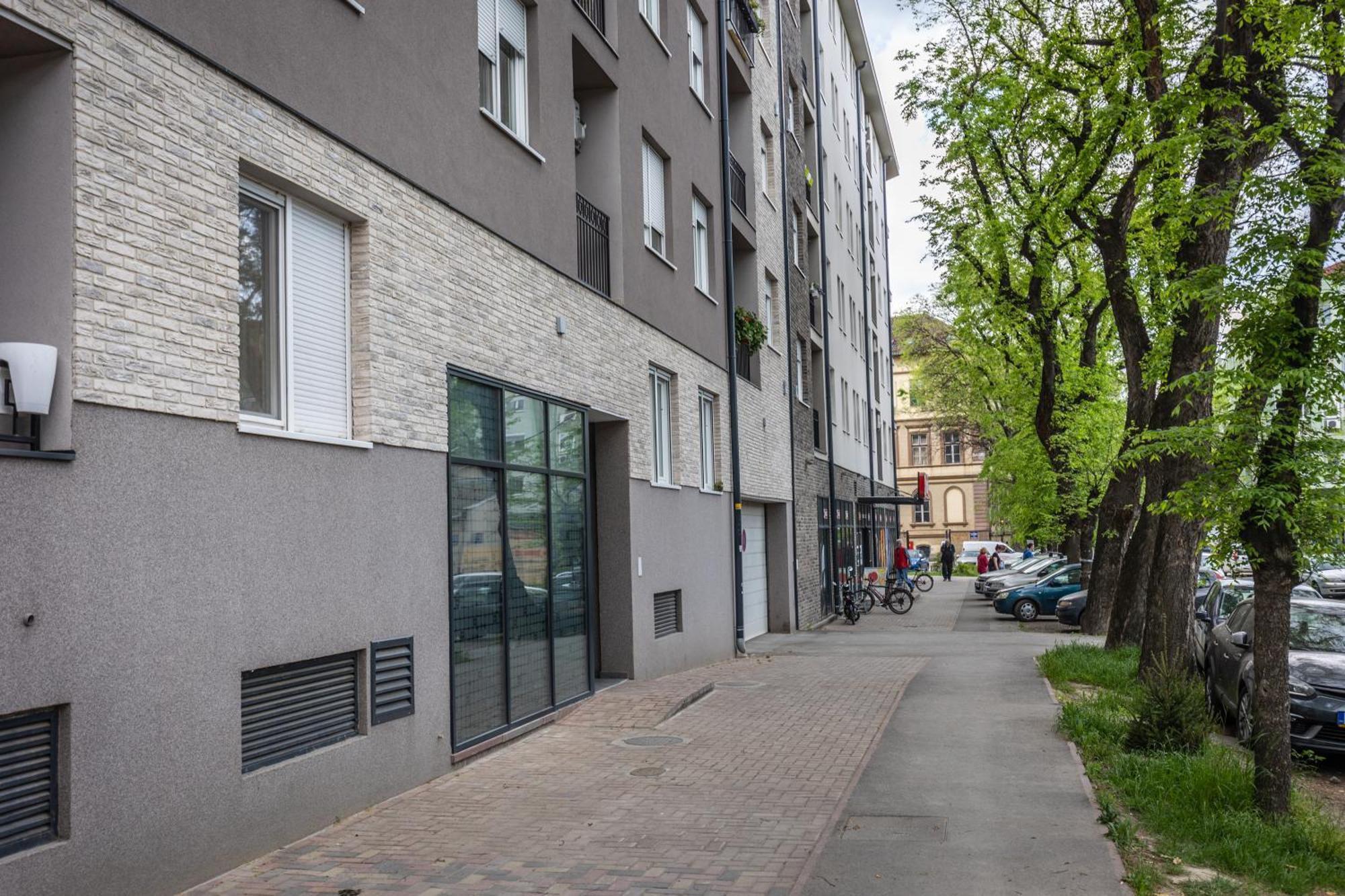 Black & White Apartment Суботица Екстериор снимка